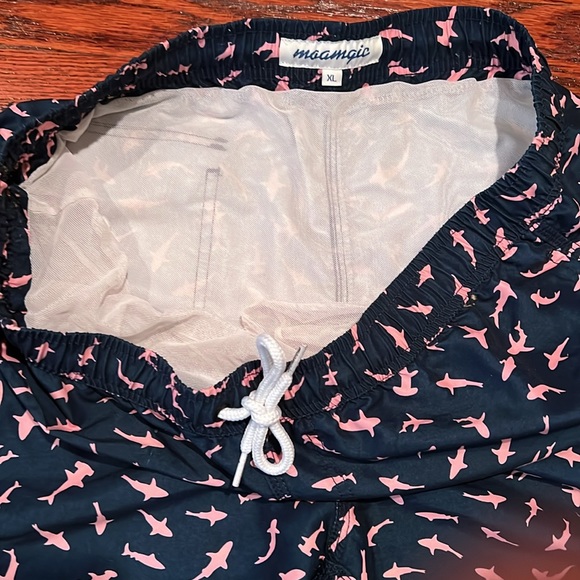 maamgic means Quick Dry printed swim trunks with  lining XL - Picture 5 of 7